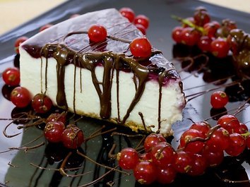 Šokoladinis vyšnių pyragas su maskarponės sūriu