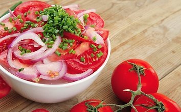 Aštrios pomidorų salotos