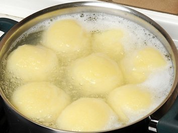 Bulvių kukuliai su varške